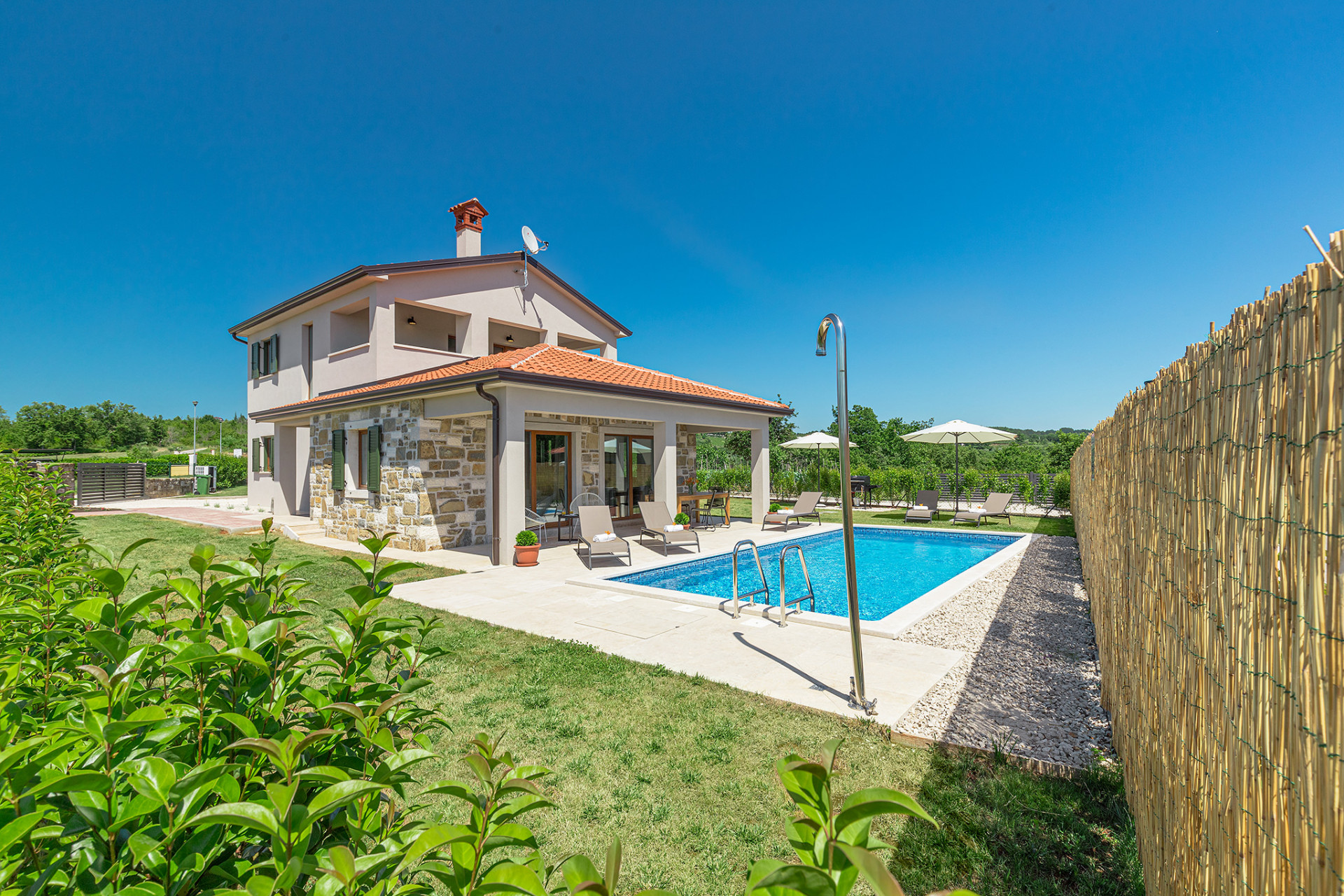 Villas Brih - Gorgeous villas with private pool near Motovun , Villas Brih with pool, near Motovun, Istria, Croatia Motovun
